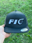 Fio 5 Panel Flat Brim Hat (Black / White)